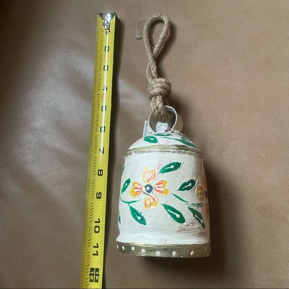 Hand painted bell 🔔 - Picture 4 of 8